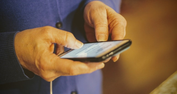 Vie numérique – tutoriel : comment installer whatsapp